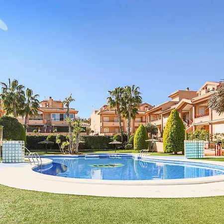 In With Swimming Pool Holiday home *
