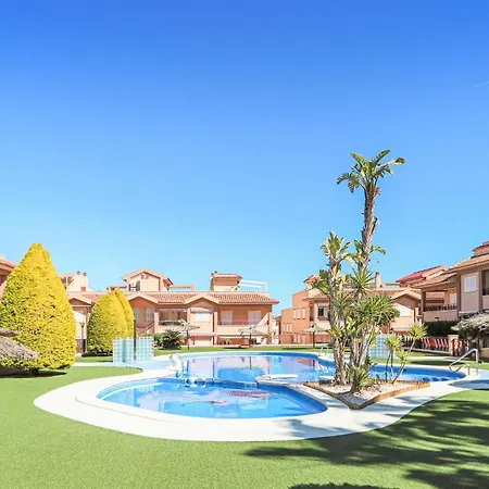 In With Swimming Pool Holiday home